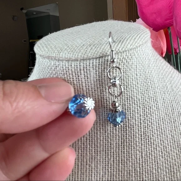 💙Handmade Earrings 💙 - Picture 6 of 9